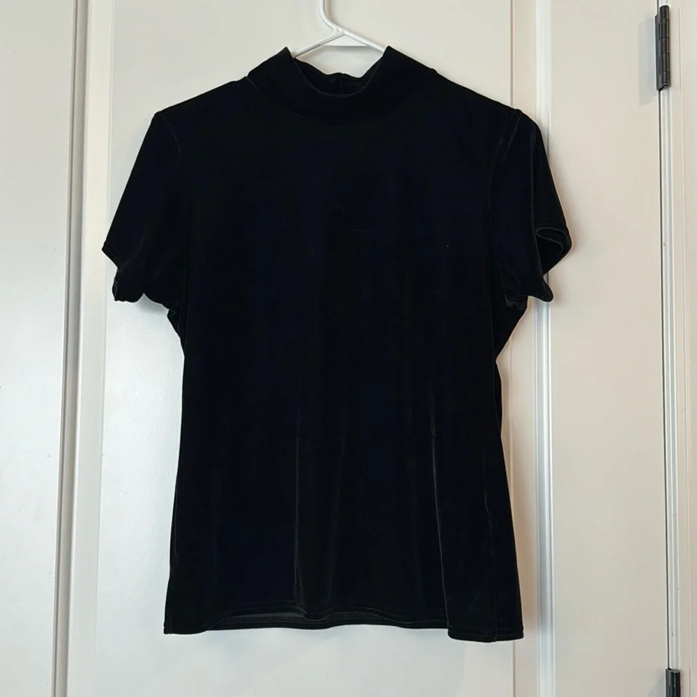 Kathy Ireland Top Womens L Black Velvet Short Sleeve Pullover Casual Wear Tee